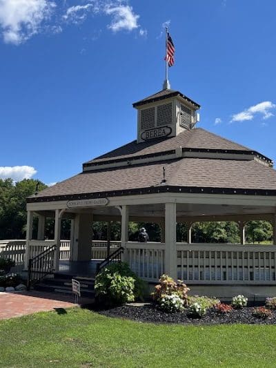 Coe Lake Park - Berea, OH