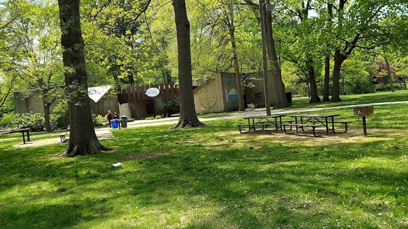 Wallace Lake Park - Berea, OH