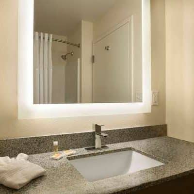 Days Inn & Suites by Wyndham Caldwell - Caldwell, OH