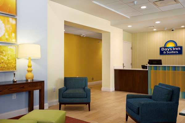 Days Inn & Suites by Wyndham Caldwell - Caldwell, OH