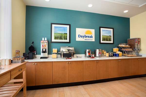 Days Inn & Suites by Wyndham Caldwell - Caldwell, OH