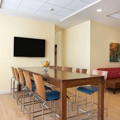 Days Inn & Suites by Wyndham Caldwell - Caldwell, OH