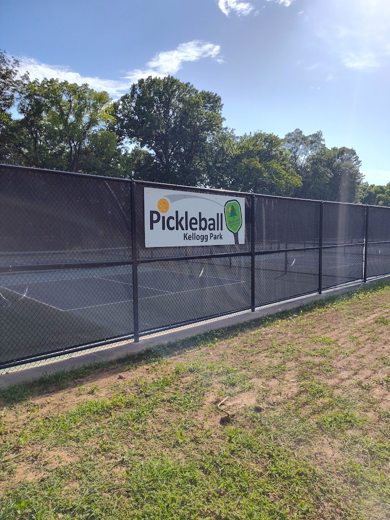 Kellogg Park & Dog Field - Cincinnati, OH