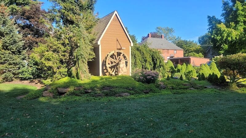 Hippley Gardens - Columbiana, OH