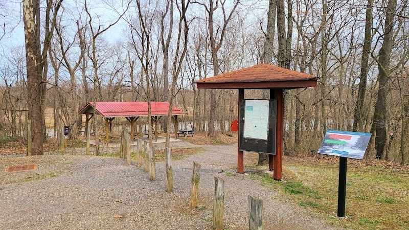 Canal Lands Trailhead Parking - Dover, OH