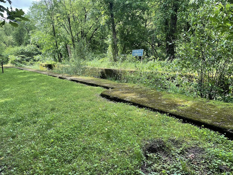 Canal Lands Trailhead Parking - Dover, OH