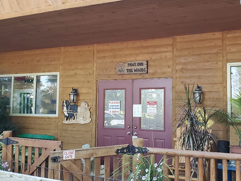 Paws Inn the Woods - Grafton, OH