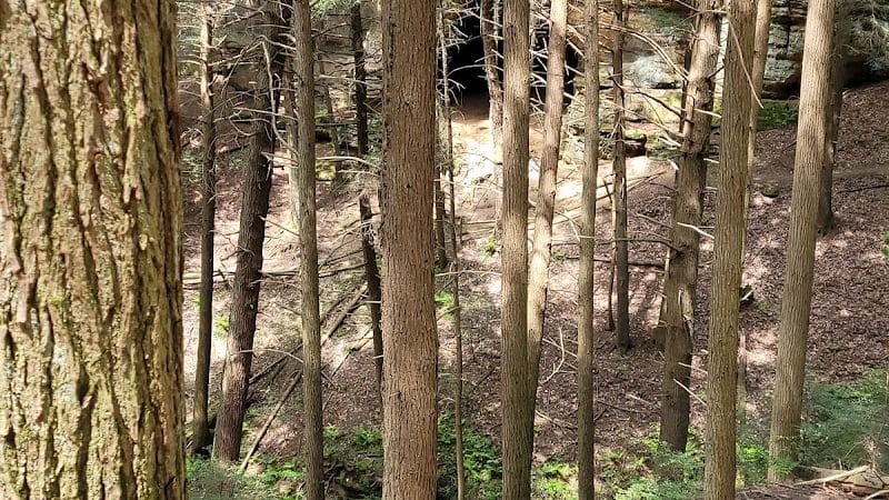 Chapel Cave Trail Head and Rappelling Area Parking - Logan, OH