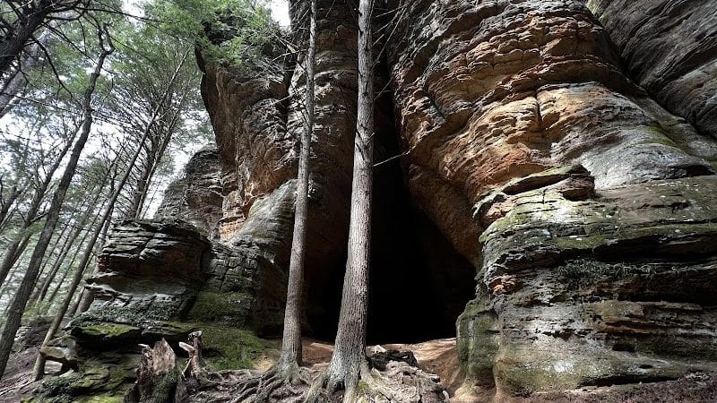 Chapel Cave Trail Head and Rappelling Area Parking - Logan, OH