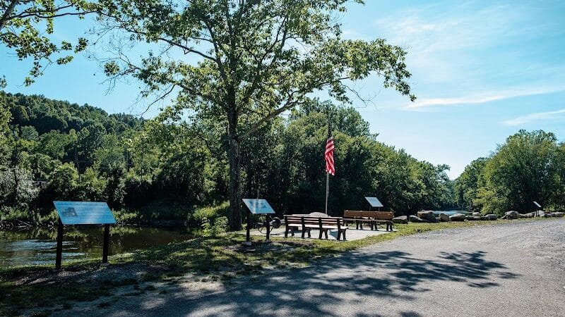 Lowellville Water Front Park and Canoe Livery - Lowellville, OH