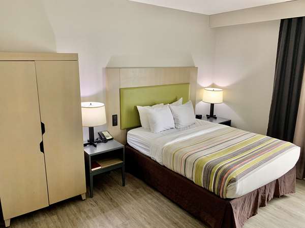 Country Inn & Suites by Radisson, Sandusky South, OH - Milan, OH