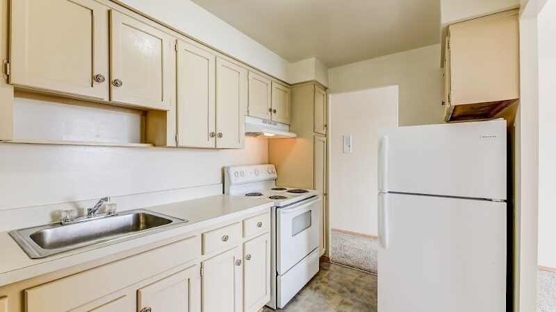 Parma Park Apartments - Parma, OH