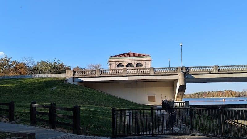 Glick Park & Overlook - O'Shaughnessy Dam - Powell, OH
