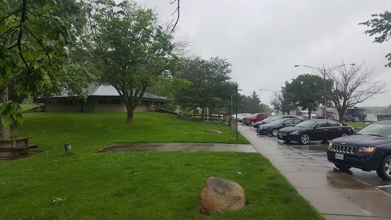 Rest Stop w/ Dog Walking sleep - Salesville, OH