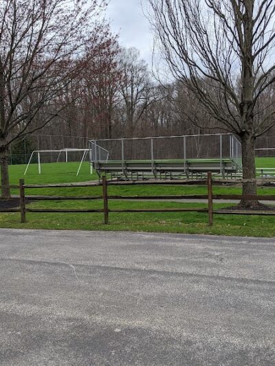 Valley View Woods Park - Valley View, OH