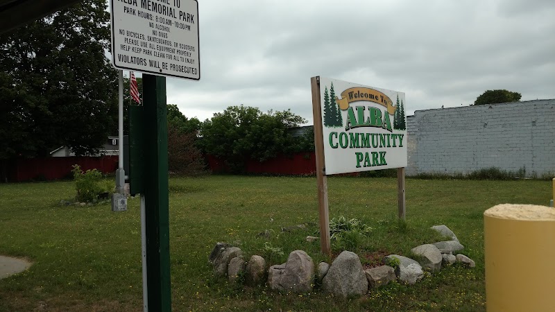 Alba Memorial Park - Alba,