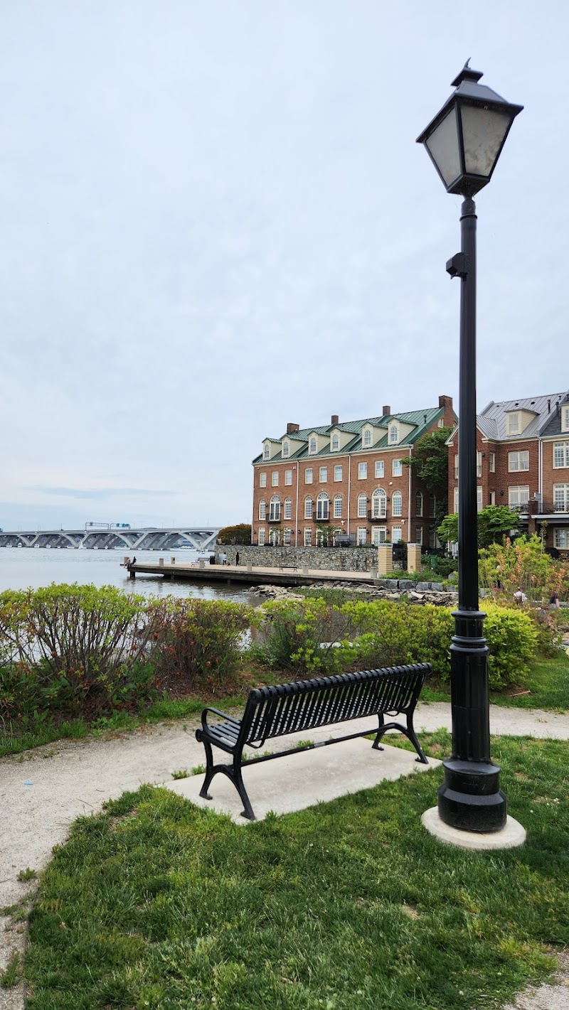 Roberdeau Park - Alexandria, VA