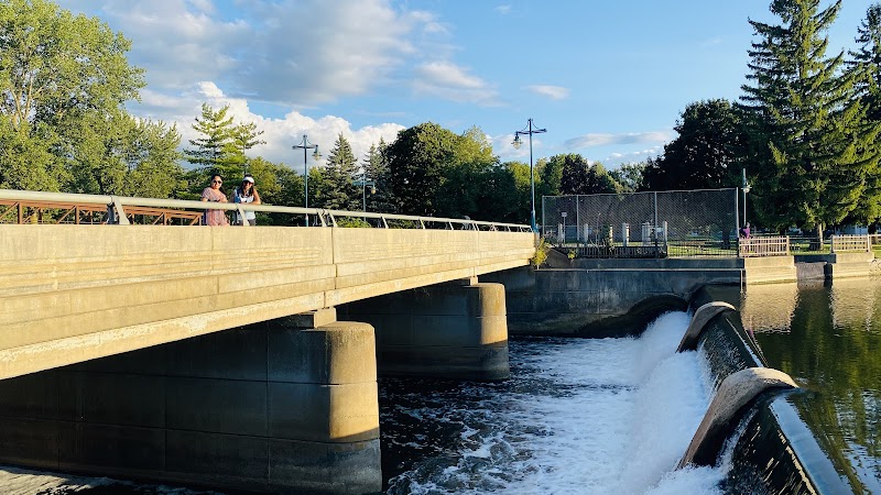 Riverside Park - Alma,