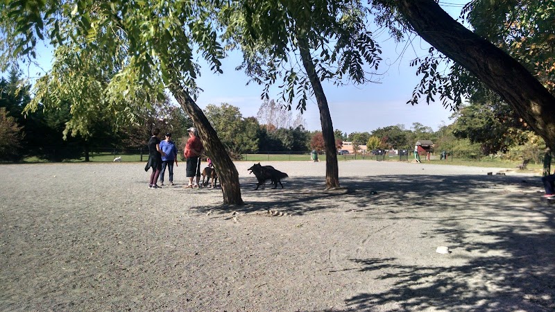 Mason District Off-Leash Dog Park - Annandale,