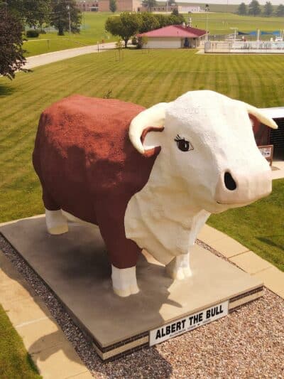 Albert the Bull Park: World's Largest Bull - Audubon, IA