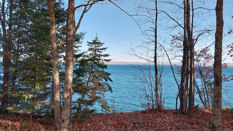 Baraga Cliff Roadside Park - Baraga,
