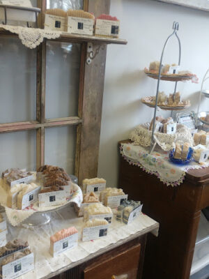 Country Stitches Alterations & Embroider