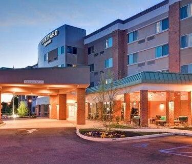 Courtyard by Marriott Long Island Islip/Courthouse Complex