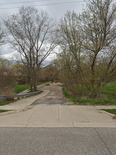 Clio Bike Path Parking