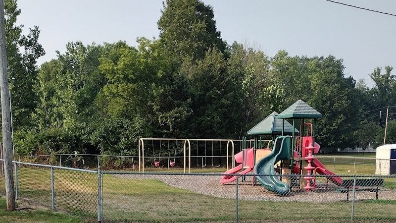 Momany Park Family Park - Coloma,
