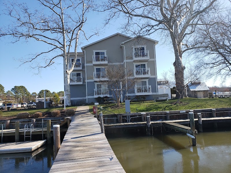 Anchored Inn at Hidden Harbor - Deale, MD