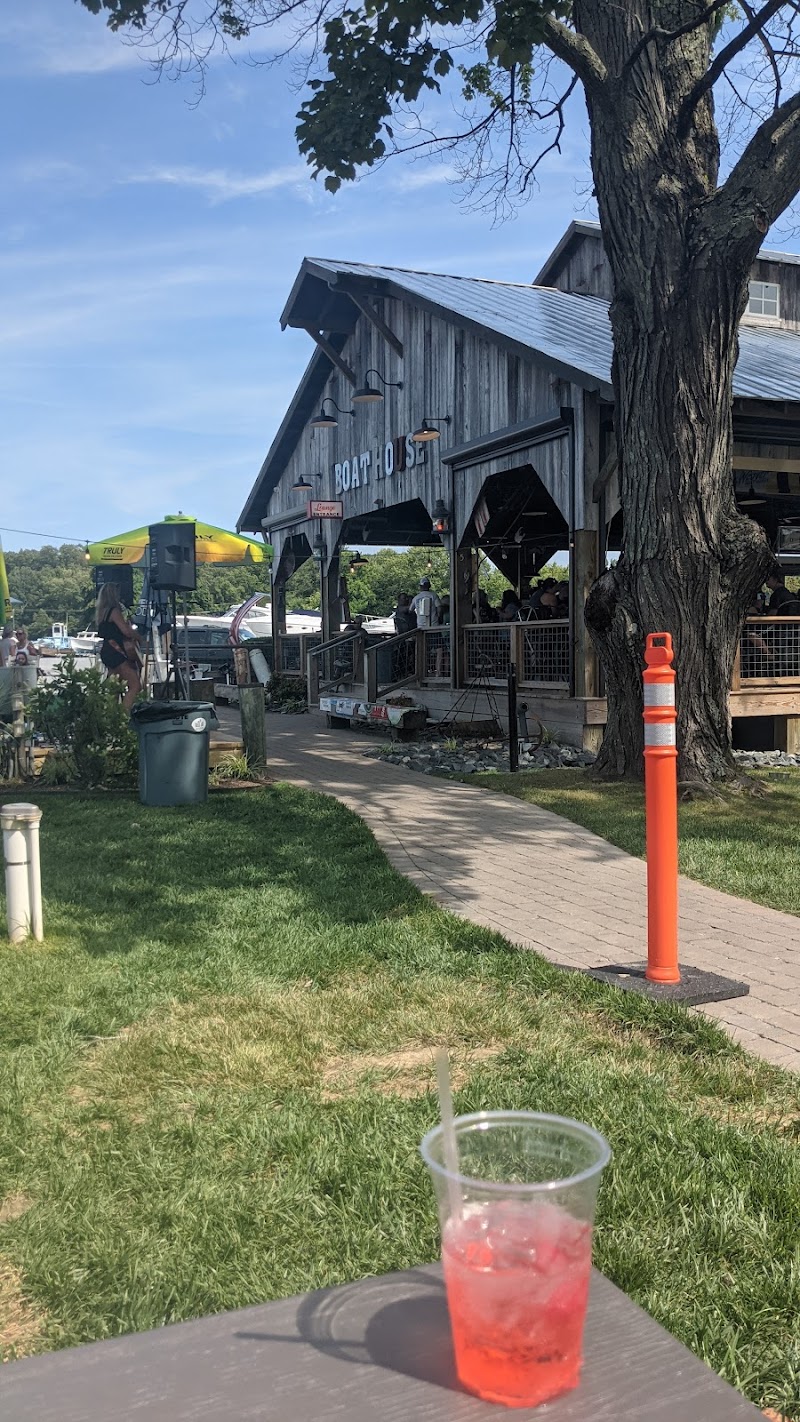 Anchored Inn at Hidden Harbor - Deale, MD