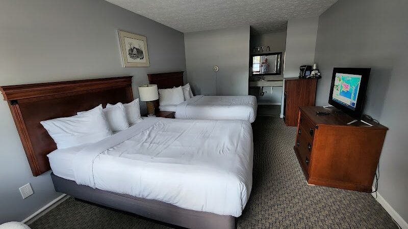 Empire Lakeshore Inn - Empire,