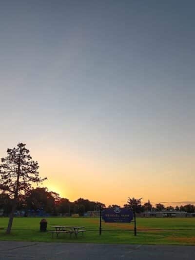 Reindel Park, parking accessible behind strip mall - Fraser,