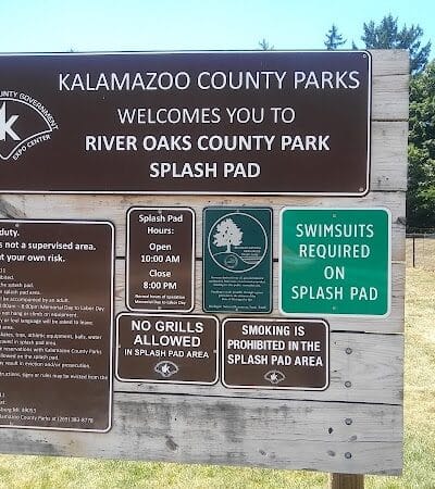 River Oaks Splash Pad - Galesburg,