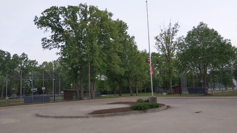 Ghesquiere Park - Grosse Pointe Woods,