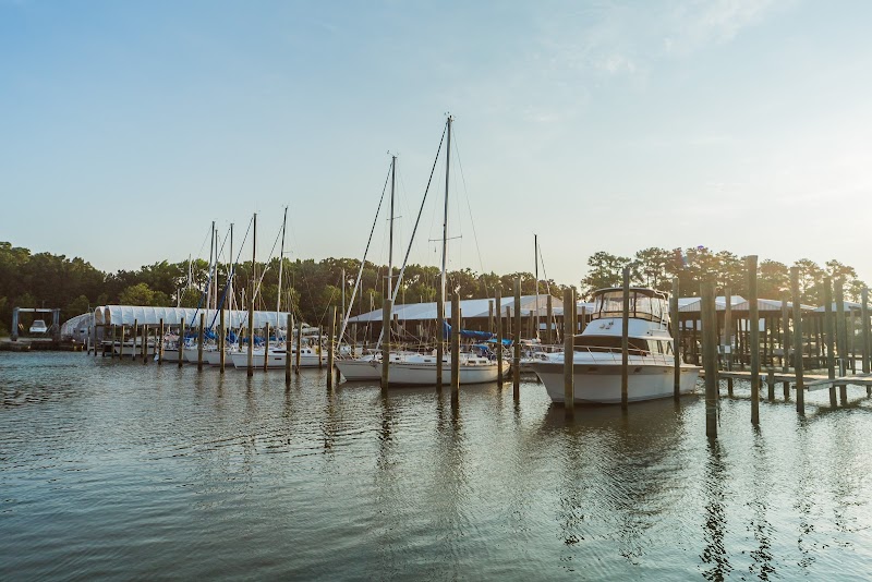 Coles Point Marina and RV Resort - Hague, VA