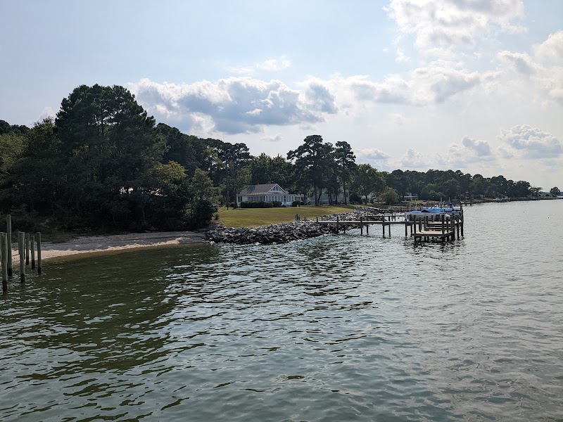 Coles Point Tavern - Hague, VA