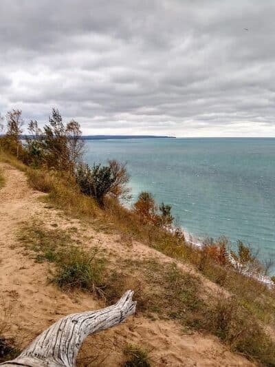 Empire Bluff Scenic Lookout - Honor,