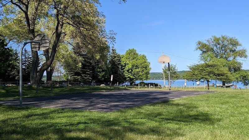 William Good Day Park - Kewadin,