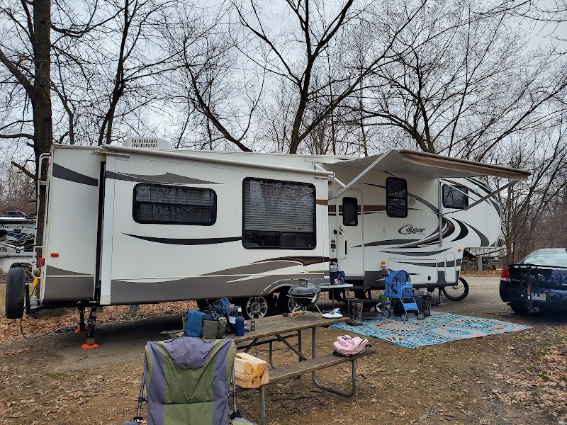 Sleepy Hollow State Park - Parking Lot - South East - Laingsburg,