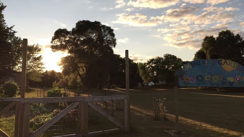 Ruby Wiseman Memorial Park - Lakeview,