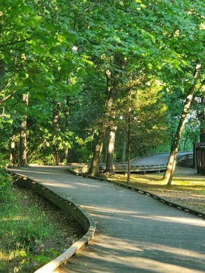 Eagle's Wooden Park - Linden,
