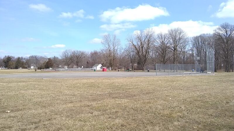 Compton Park - Livonia,
