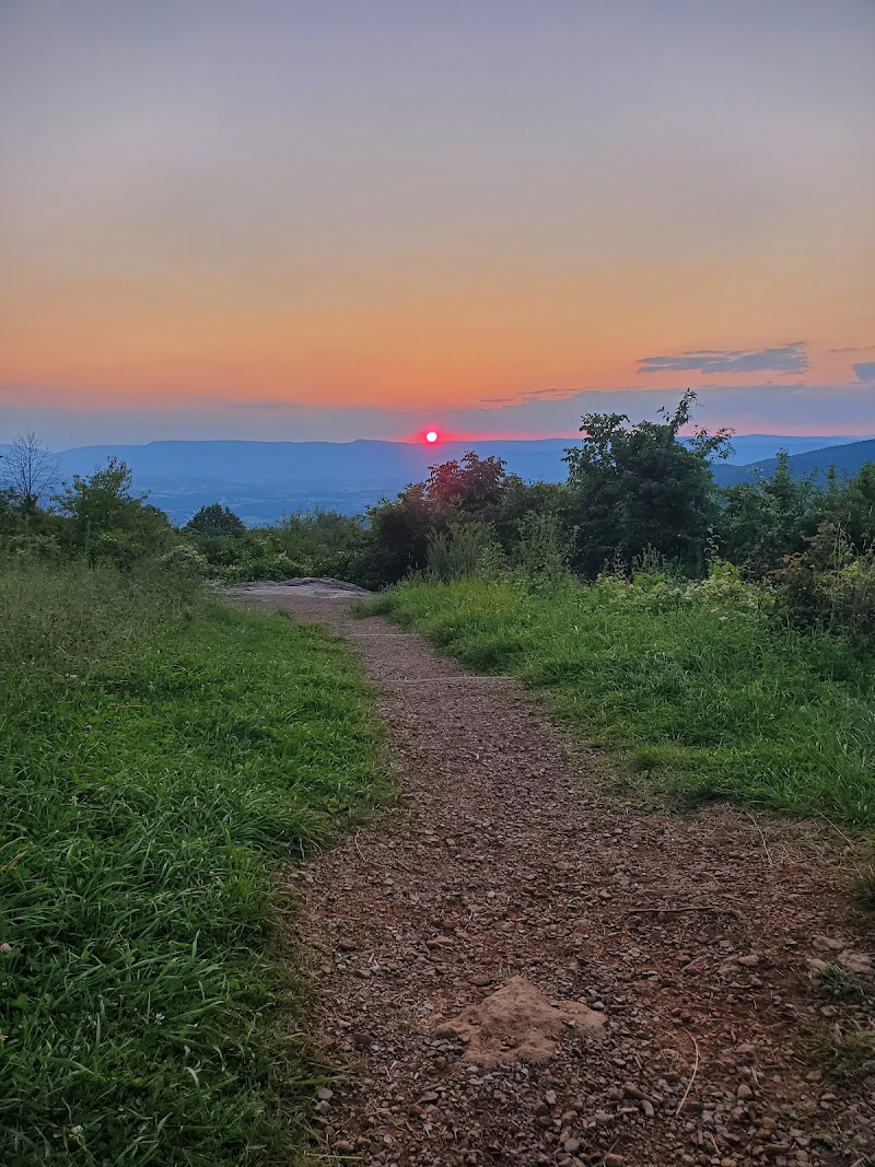 luray-virginia-pass-mountain-loop-trail-4
