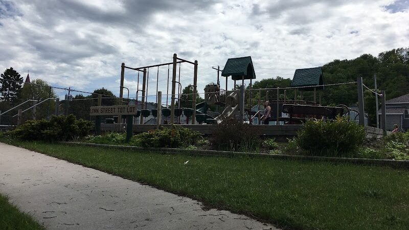Lynn Street Playground - Munising,