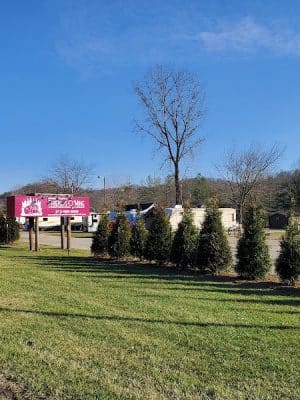 Friends O' Mine Campground & Cabins