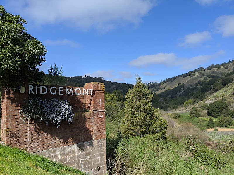 Leona Trailhead - Oakland, CA