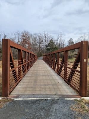 Rosedale Lake Parking Area: Lawrence Hopewell Trail