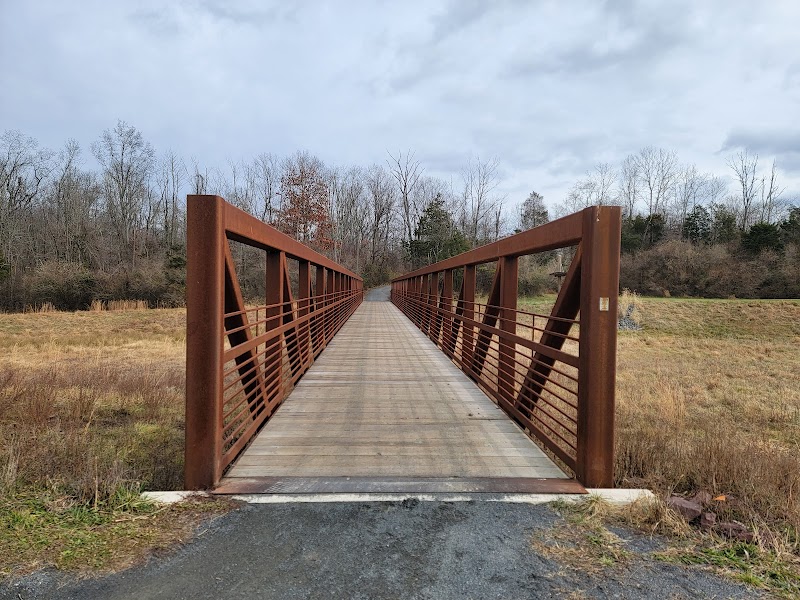 Rosedale Lake Parking Area: Lawrence Hopewell Trail - Pennington, NJ