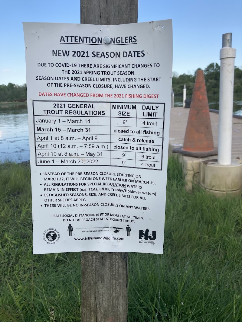 Rosedale Lake Parking Area: Lawrence Hopewell Trail - Pennington, NJ